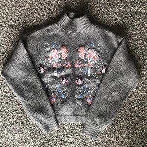Floral Embroidered Gray/Brown Cropped Sweater